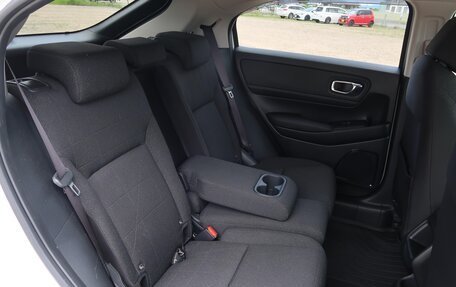 Honda Vezel, 2022 год, 1 550 000 рублей, 14 фотография