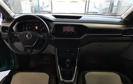 Volkswagen T-Cross I, 2023 год, 2 554 000 рублей, 10 фотография