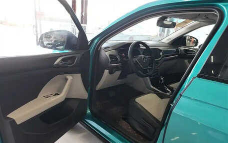 Volkswagen T-Cross I, 2023 год, 2 554 000 рублей, 8 фотография