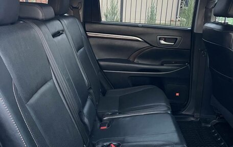 Toyota Highlander III, 2014 год, 3 050 000 рублей, 8 фотография