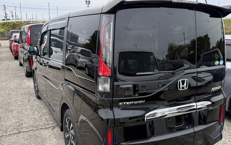 Honda Stepwgn IV, 2020 год, 1 785 000 рублей, 3 фотография