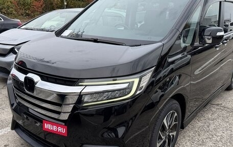 Honda Stepwgn IV, 2020 год, 1 785 000 рублей, 2 фотография