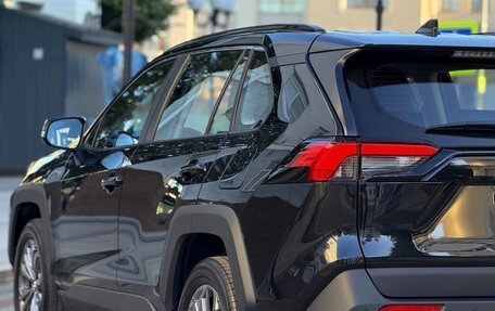 Toyota RAV4, 2025 год, 4 150 000 рублей, 21 фотография