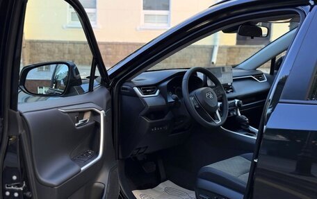 Toyota RAV4, 2025 год, 4 150 000 рублей, 24 фотография