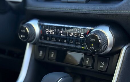 Toyota RAV4, 2025 год, 4 150 000 рублей, 32 фотография