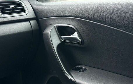 Volkswagen Polo VI (EU Market), 2013 год, 809 000 рублей, 24 фотография