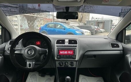 Volkswagen Polo VI (EU Market), 2013 год, 809 000 рублей, 13 фотография