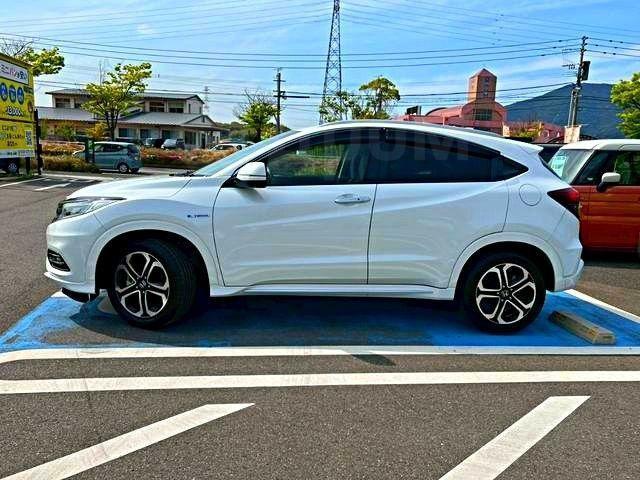 Honda Vezel, 2021 год, 1 275 000 рублей, 12 фотография