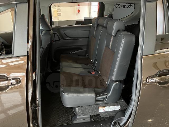 Toyota Sienta II, 2021 год, 1 240 000 рублей, 10 фотография