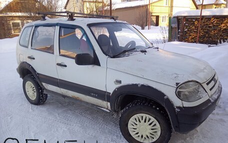Chevrolet Niva I рестайлинг, 2004 год, 218 000 рублей, 1 фотография