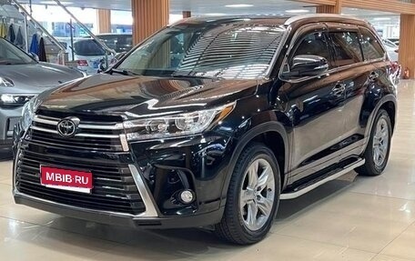 Toyota Highlander III, 2021 год, 3 670 000 рублей, 1 фотография