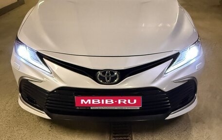 Toyota Camry, 2021 год, 3 000 000 рублей, 1 фотография