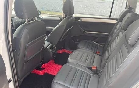 Volkswagen Touran III, 2022 год, 1 985 000 рублей, 9 фотография