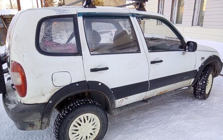 Chevrolet Niva I рестайлинг, 2004 год, 218 000 рублей, 2 фотография