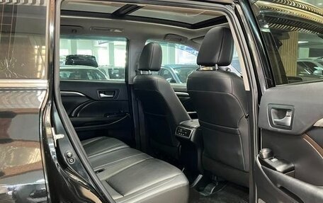 Toyota Highlander III, 2021 год, 3 670 000 рублей, 16 фотография