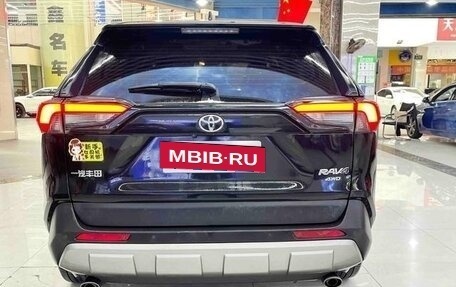 Toyota RAV4, 2022 год, 3 250 000 рублей, 4 фотография