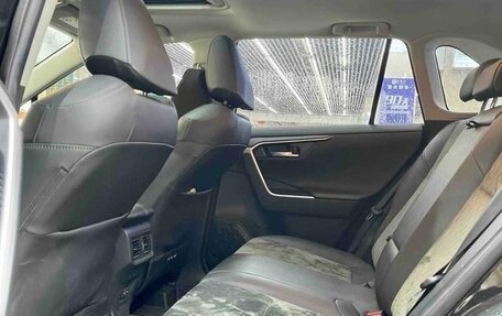 Toyota RAV4, 2022 год, 3 250 000 рублей, 6 фотография