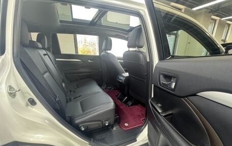 Toyota Highlander III, 2021 год, 3 890 000 рублей, 10 фотография