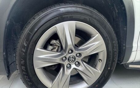 Toyota Highlander III, 2021 год, 3 890 000 рублей, 17 фотография