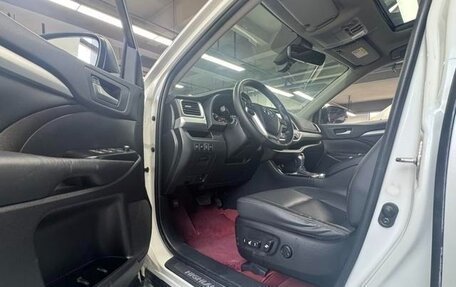 Toyota Highlander III, 2021 год, 3 890 000 рублей, 12 фотография