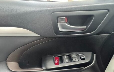 Toyota Highlander III, 2021 год, 3 890 000 рублей, 20 фотография