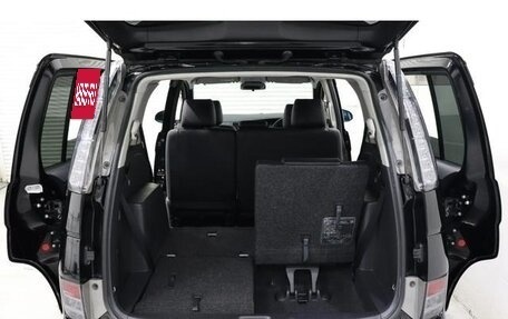 Toyota ISis I, 2016 год, 1 323 000 рублей, 32 фотография