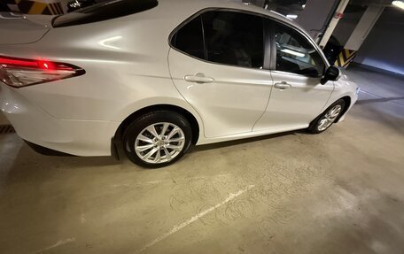 Toyota Camry, 2021 год, 3 000 000 рублей, 3 фотография