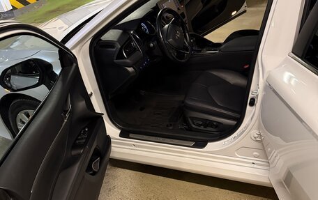 Toyota Camry, 2021 год, 3 000 000 рублей, 8 фотография