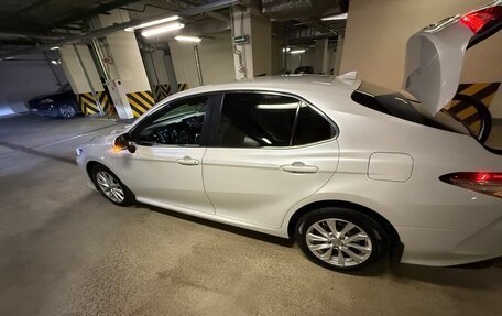 Toyota Camry, 2021 год, 3 000 000 рублей, 5 фотография