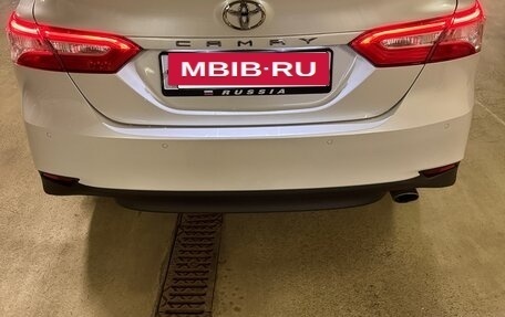 Toyota Camry, 2021 год, 3 000 000 рублей, 2 фотография