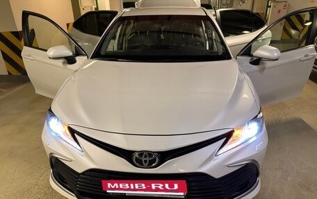 Toyota Camry, 2021 год, 3 000 000 рублей, 9 фотография