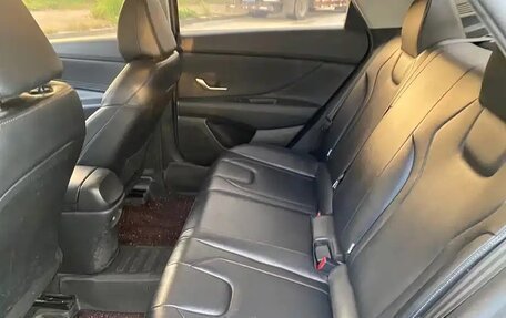 Hyundai Elantra, 2021 год, 1 100 000 рублей, 7 фотография