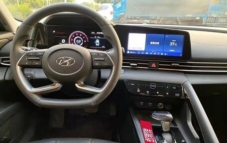 Hyundai Elantra, 2021 год, 1 100 000 рублей, 8 фотография