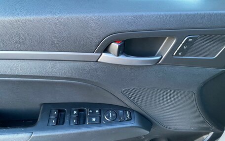 Hyundai Elantra VI рестайлинг, 2016 год, 1 399 000 рублей, 12 фотография