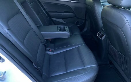 Hyundai Elantra VI рестайлинг, 2016 год, 1 399 000 рублей, 10 фотография