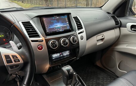 Mitsubishi Pajero Sport II рестайлинг, 2013 год, 2 030 000 рублей, 13 фотография