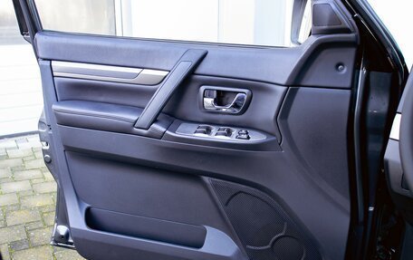 Mitsubishi Pajero IV, 2012 год, 1 795 000 рублей, 12 фотография