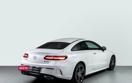 Mercedes-Benz E-Класс, 2019 год, 5 310 000 рублей, 4 фотография