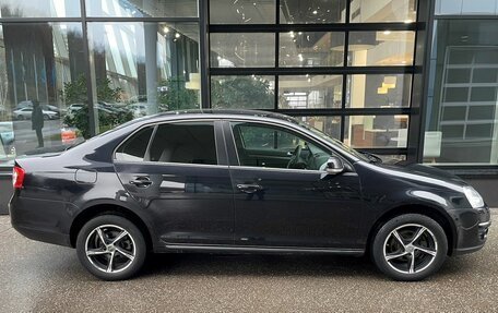 Volkswagen Jetta VI, 2010 год, 628 000 рублей, 2 фотография