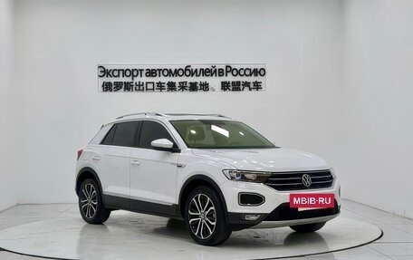 Volkswagen T-Roc I, 2021 год, 2 290 000 рублей, 2 фотография