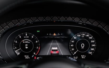 Bentley Bentayga I, 2025 год, 47 500 000 рублей, 18 фотография