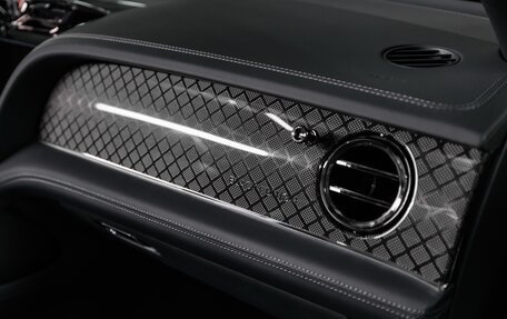 Bentley Bentayga I, 2025 год, 47 500 000 рублей, 24 фотография