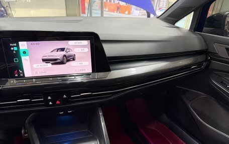 Volkswagen Golf VIII, 2021 год, 2 390 000 рублей, 9 фотография