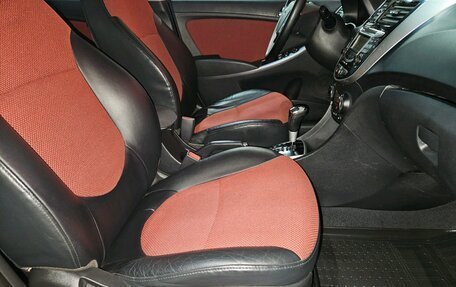 Hyundai Solaris II рестайлинг, 2012 год, 800 000 рублей, 12 фотография