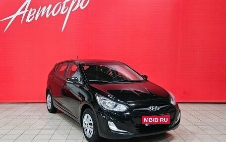 Hyundai Solaris II рестайлинг, 2012 год, 800 000 рублей, 7 фотография