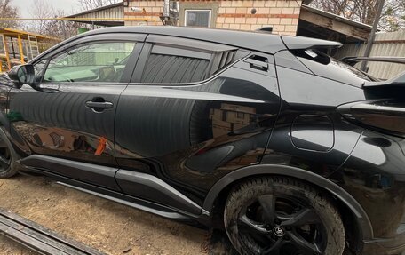 Toyota C-HR I рестайлинг, 2017 год, 1 800 000 рублей, 2 фотография