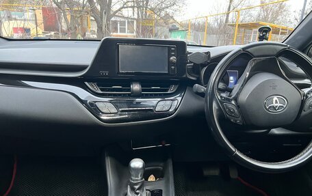 Toyota C-HR I рестайлинг, 2017 год, 1 800 000 рублей, 7 фотография