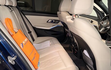 BMW 3 серия, 2021 год, 4 300 000 рублей, 13 фотография