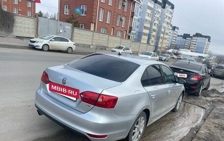 Volkswagen Jetta VI, 2011 год, 920 000 рублей, 4 фотография