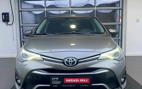 Toyota Avensis III рестайлинг, 2016 год, 2 200 000 рублей, 2 фотография